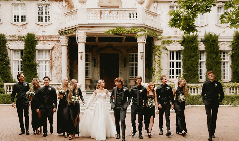 style coed wedding party