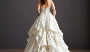 Wedding Dress Bustle Guide: Elevate Your Dance and Style