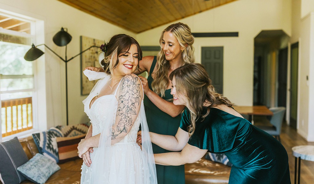 wedding dresses to balance broad shoulders