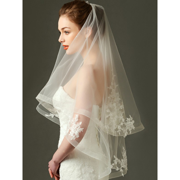 Two Tier Ivory Lace Short Bridal Veils Mid Length Wedding Veil