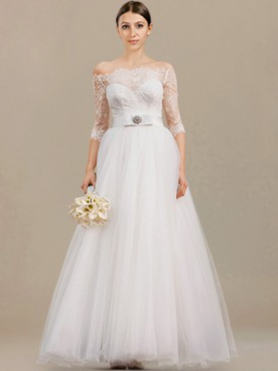 lace sleeve wedding dress