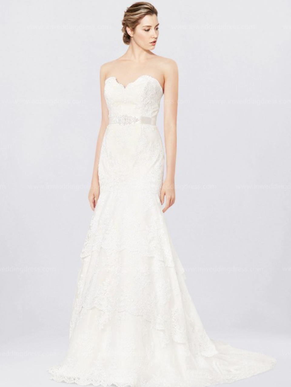 lace sweetheart wedding dress