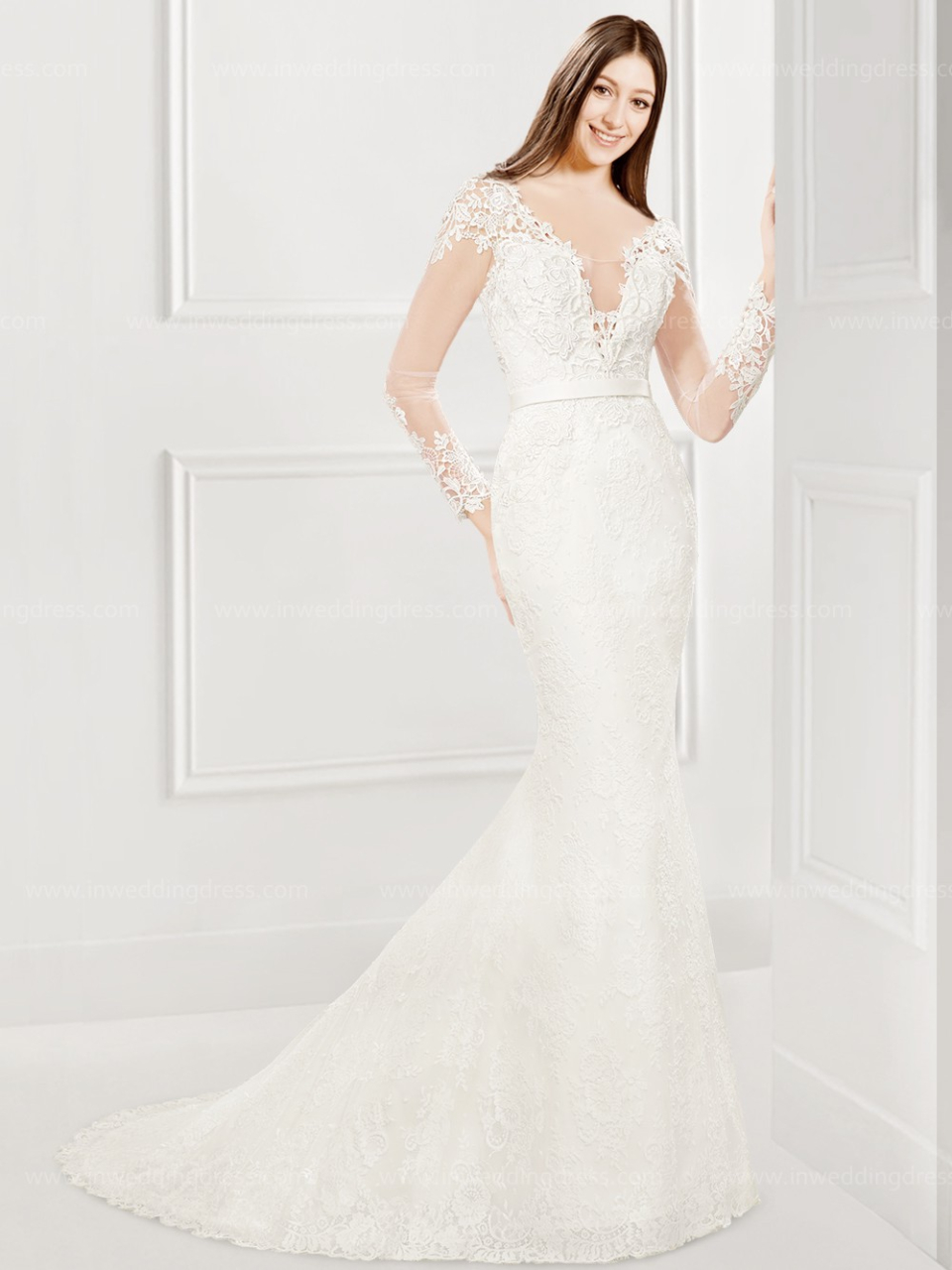 lace wedding dress with long sleeves