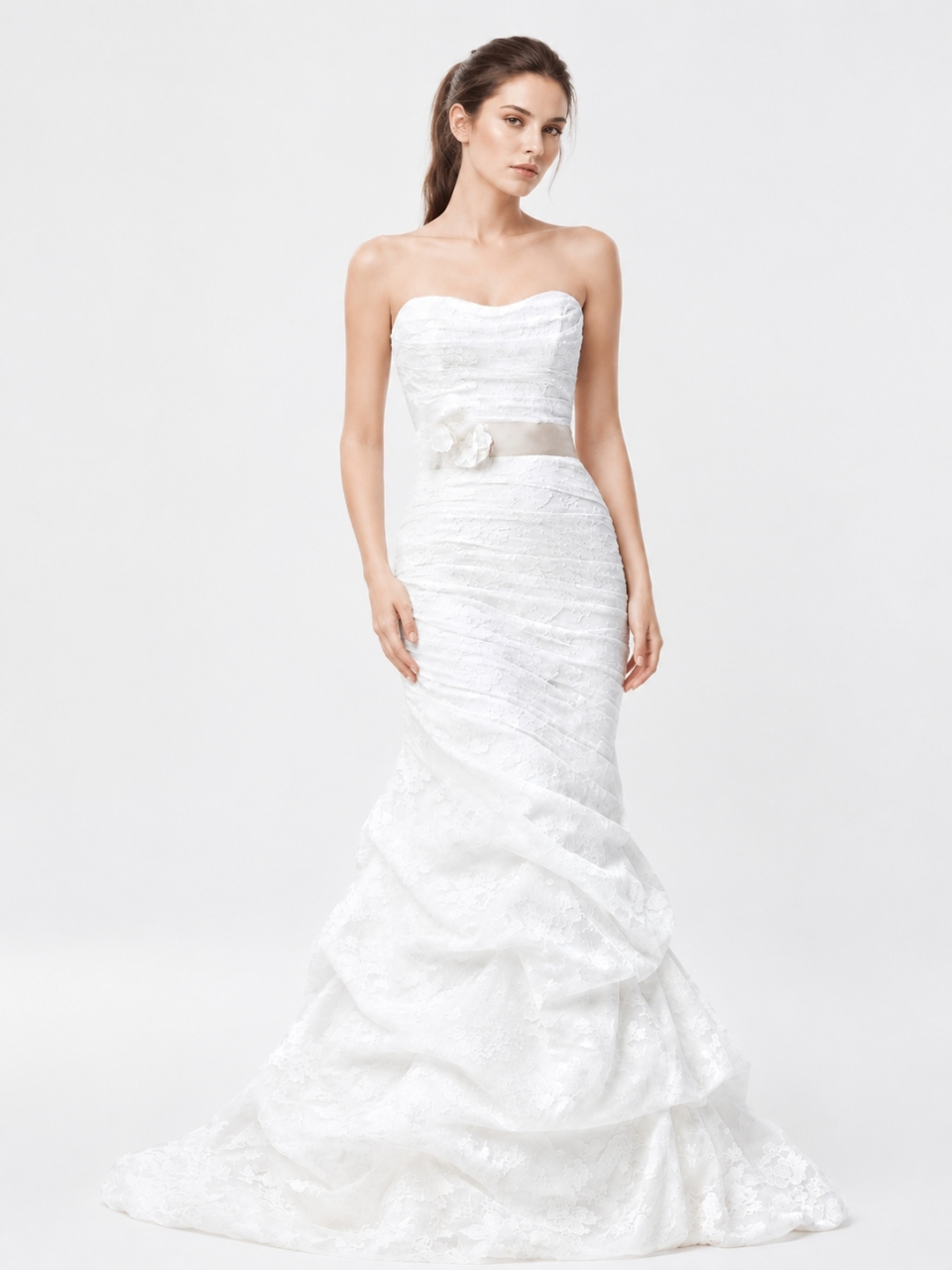 bescheidene Hochzeitskleider